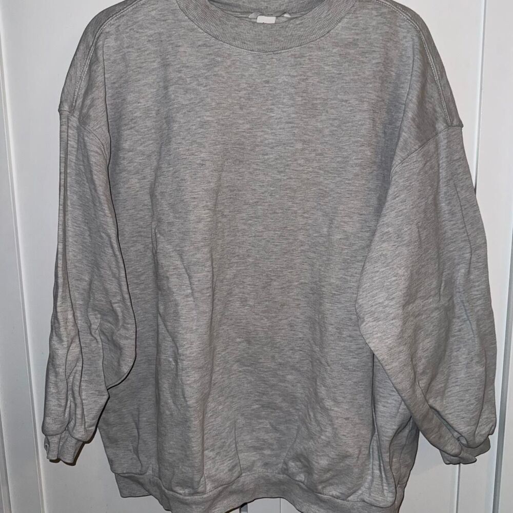 H&M Grey crewneck sweatshirt Size L